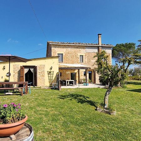 Villa Pilotti Country House Penna San Giovanni Exterior photo