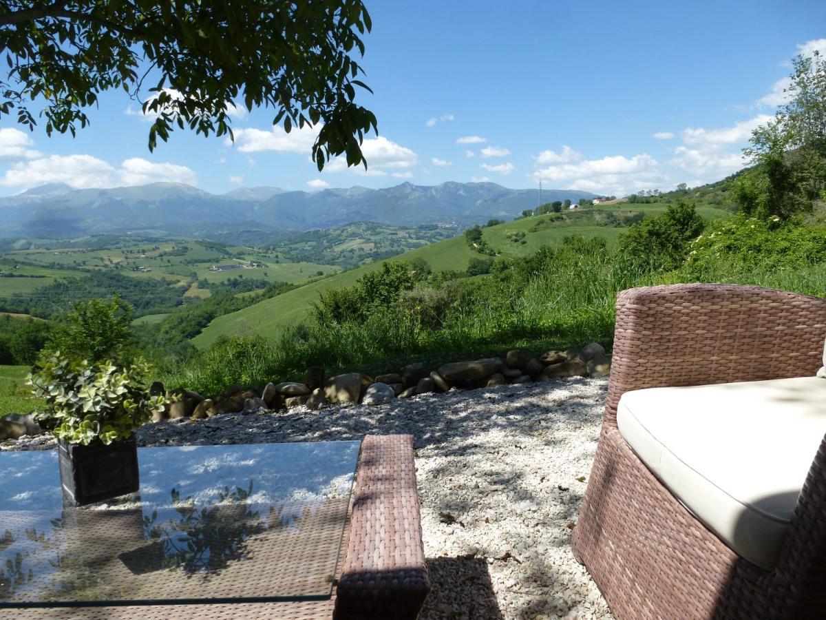 Villa Pilotti Country House Penna San Giovanni Exterior photo