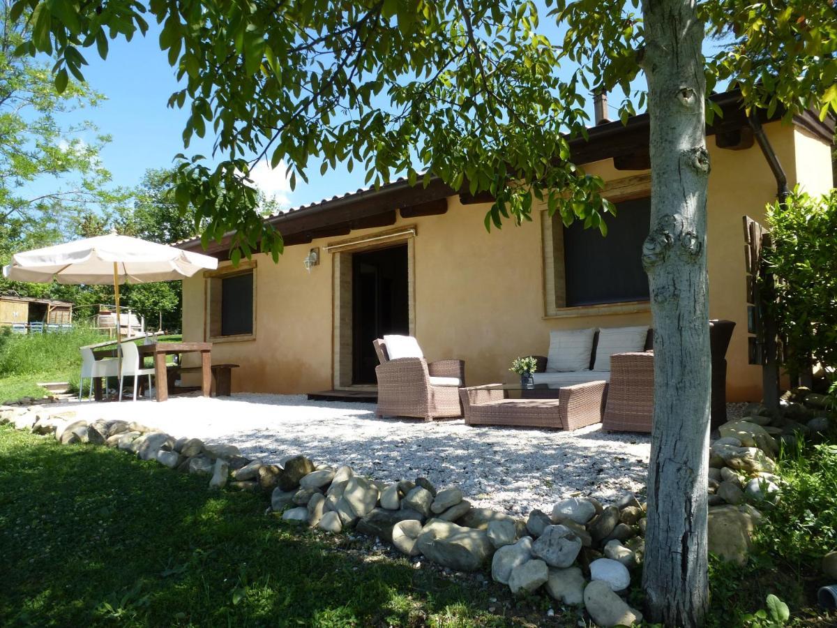 Villa Pilotti Country House Penna San Giovanni Exterior photo
