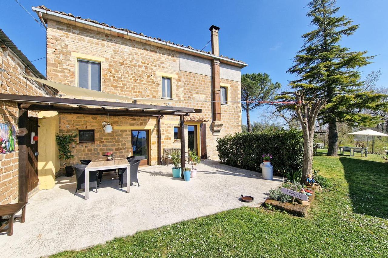 Villa Pilotti Country House Penna San Giovanni Exterior photo
