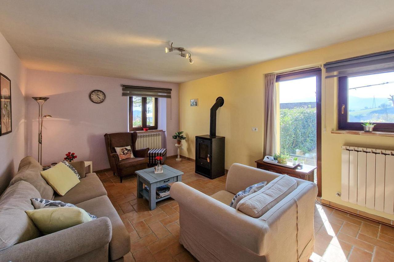 Villa Pilotti Country House Penna San Giovanni Exterior photo