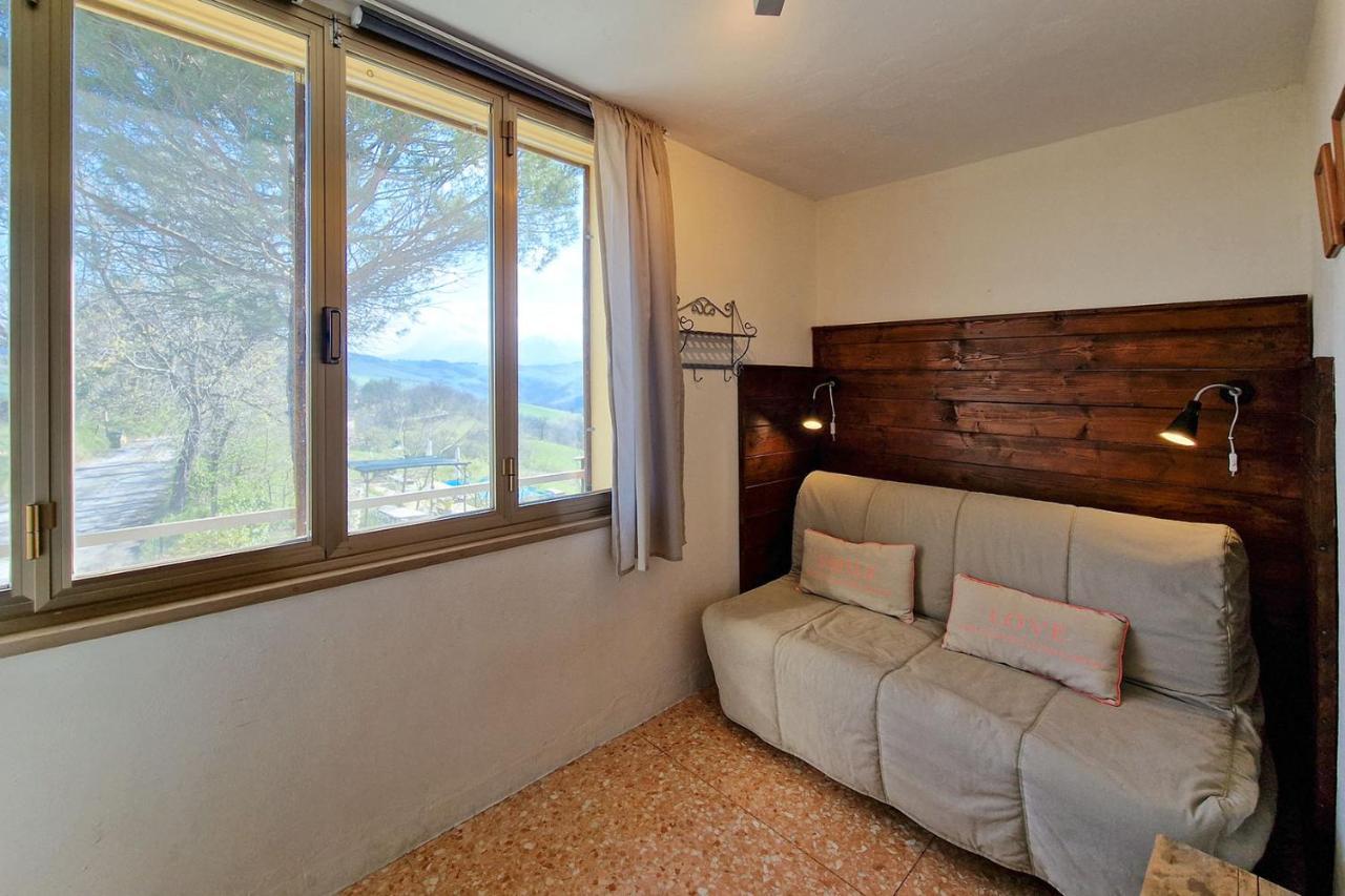 Villa Pilotti Country House Penna San Giovanni Exterior photo