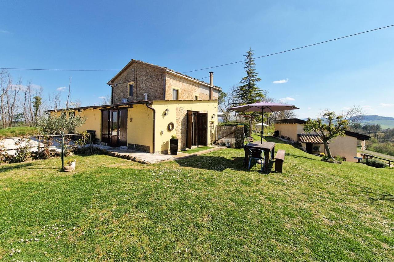 Villa Pilotti Country House Penna San Giovanni Exterior photo
